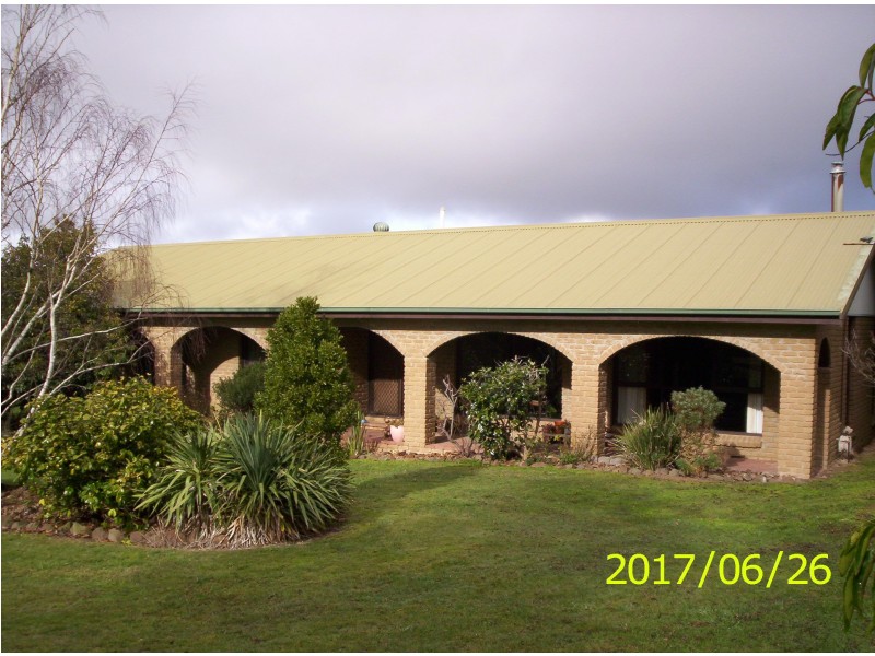 407 Old Melbourne Road, Ballan VIC 3342