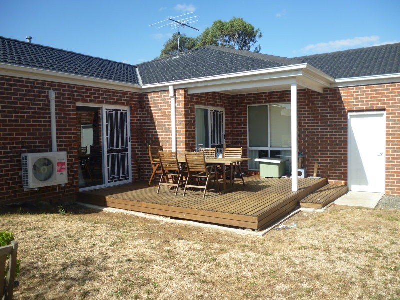 11 Spencer Road, Ballan VIC 3342