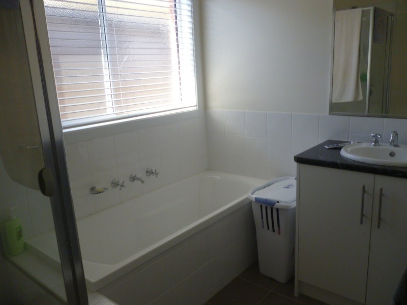 11 Spencer Road, Ballan VIC 3342