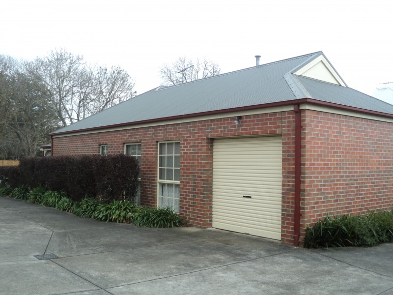 8/28 Fisken Street, Ballan VIC 3342