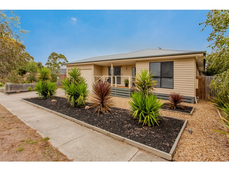 13 Spencer Road, Ballan VIC 3342