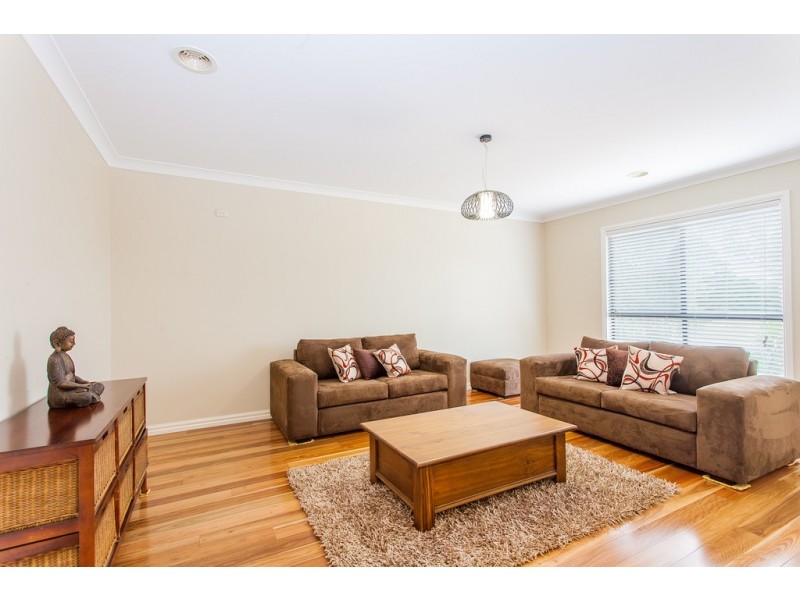 13 Spencer Road, Ballan VIC 3342