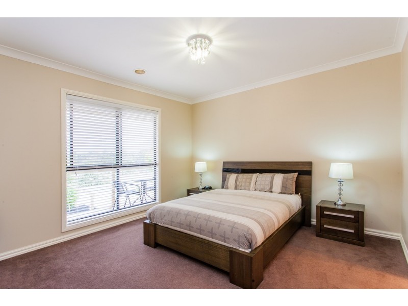 13 Spencer Road, Ballan VIC 3342