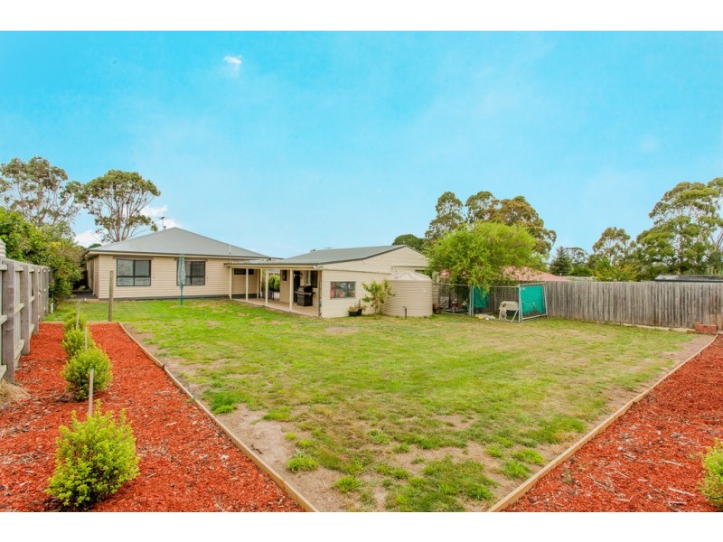 13 Spencer Road, Ballan VIC 3342