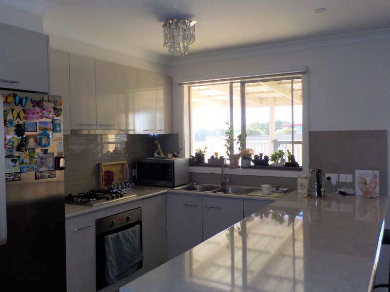 19 Central Park Court, Ballan VIC 3342