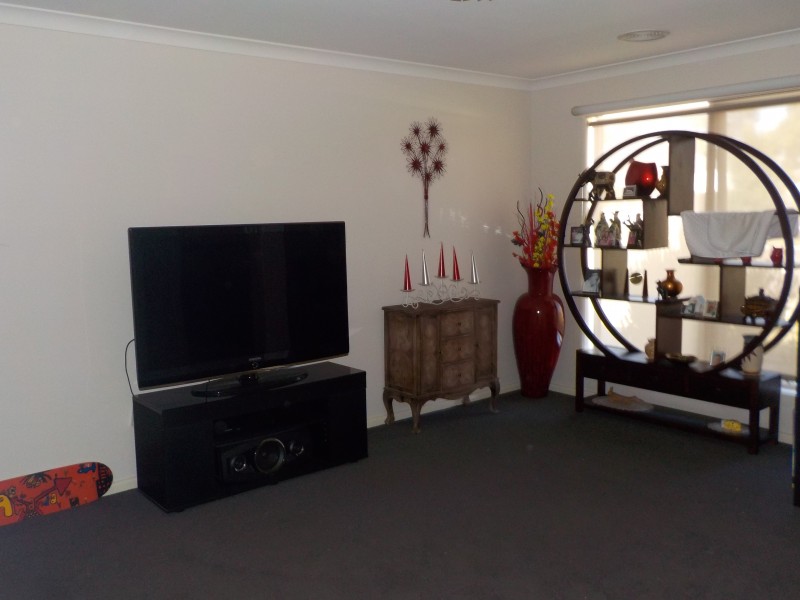 19 Central Park Court, Ballan VIC 3342