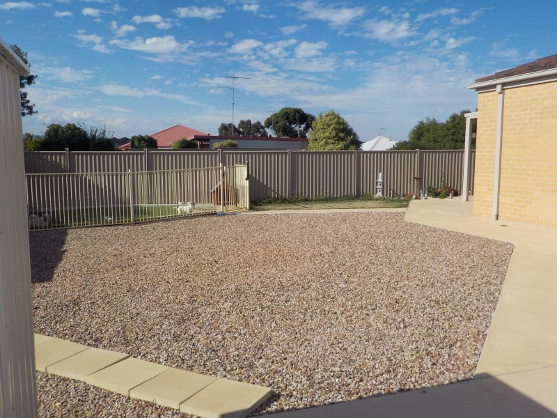 19 Central Park Court, Ballan VIC 3342