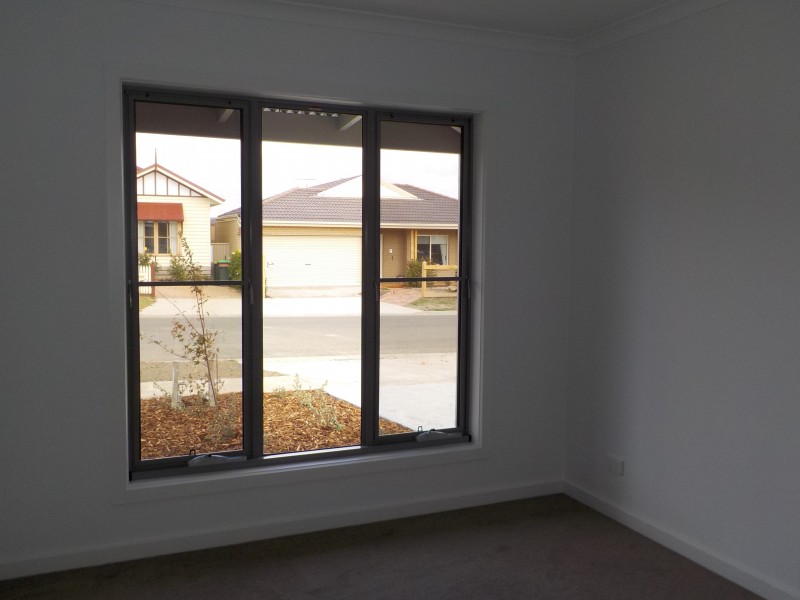 1/2 Central Park Court, Ballan VIC 3342