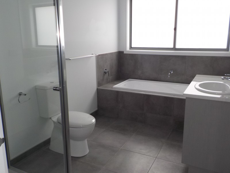 1/2 Central Park Court, Ballan VIC 3342