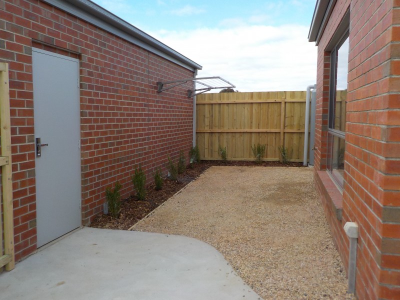 1/2 Central Park Court, Ballan VIC 3342