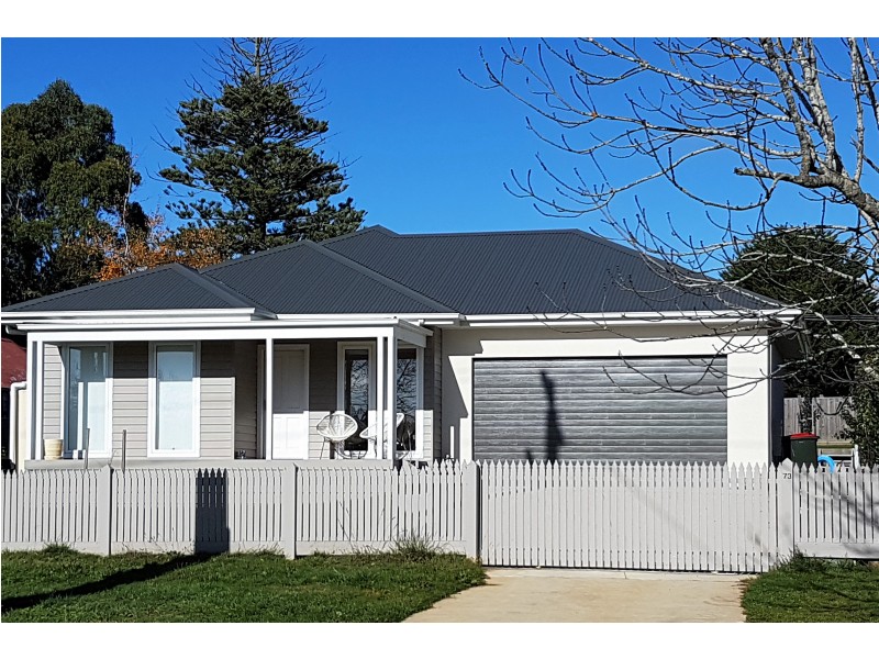 73 Main Street, Gordon VIC 3345