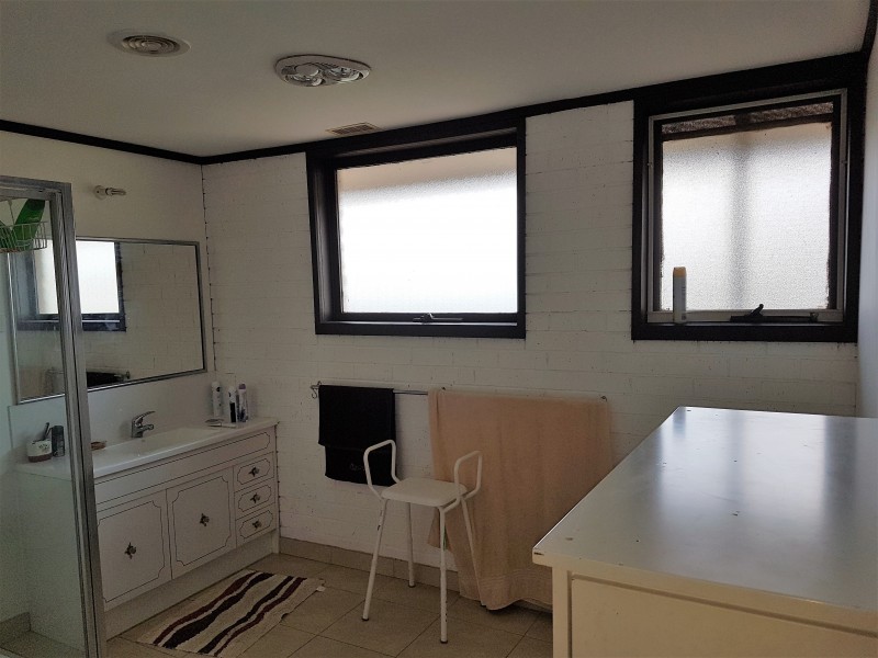 1/407 Old Melbourne Road, Ballan VIC 3342