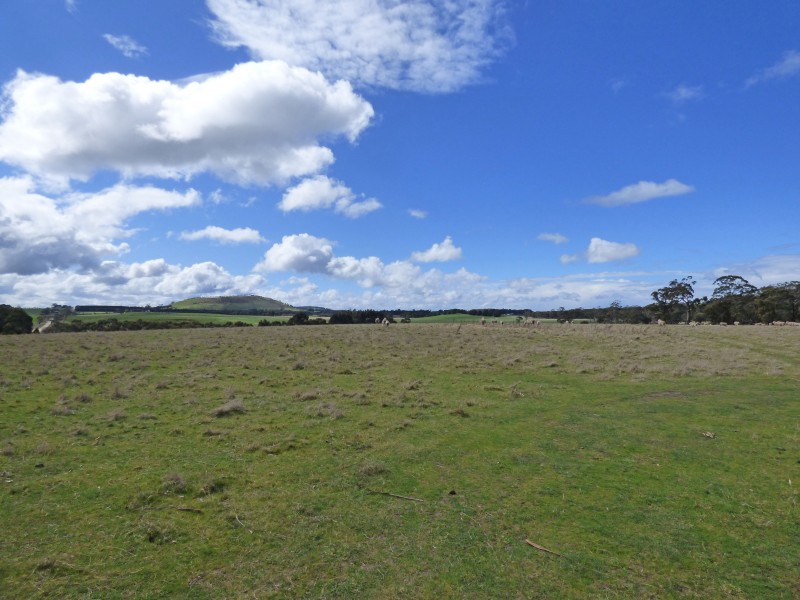 50 Sullivans Road, Millbrook VIC 3352