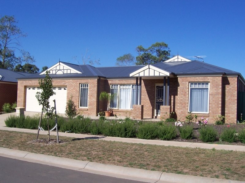 2 Sunline Court, Ballan VIC 3342