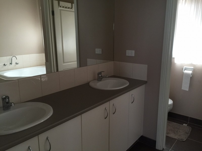 2 Sunline Court, Ballan VIC 3342