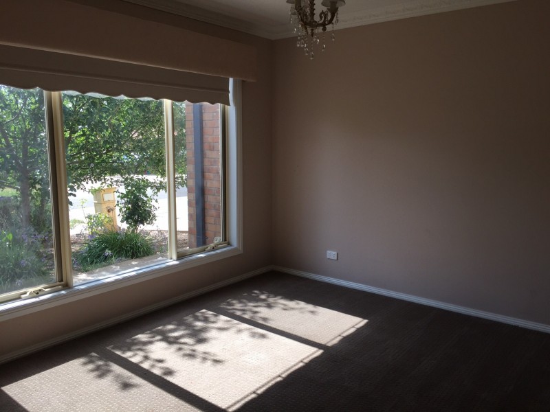 2 Sunline Court, Ballan VIC 3342