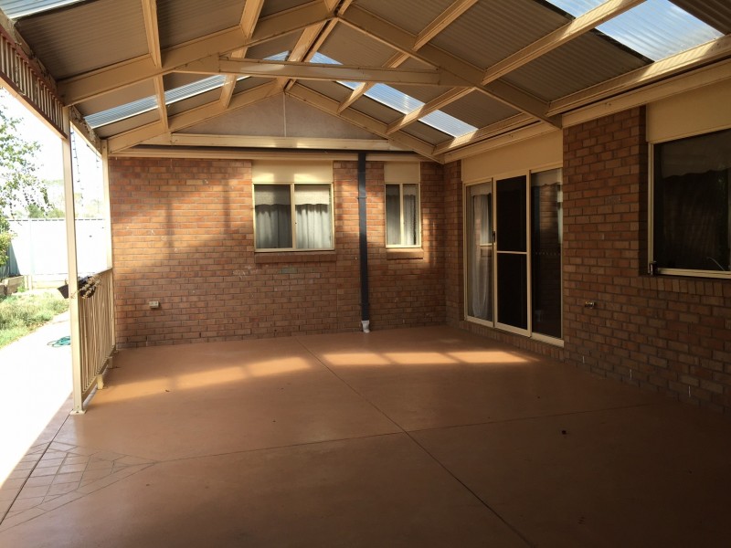 2 Sunline Court, Ballan VIC 3342