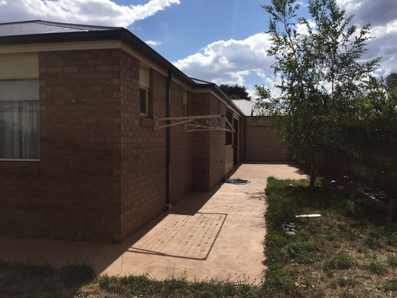 2 Sunline Court, Ballan VIC 3342