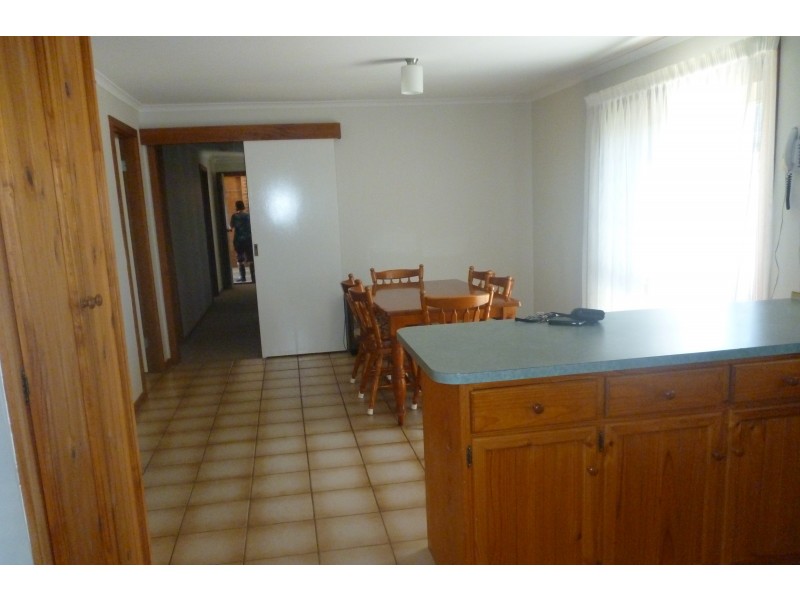 8 Stead Street, Ballan VIC 3342