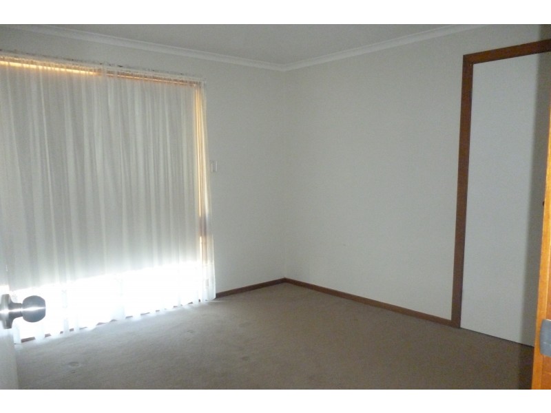 8 Stead Street, Ballan VIC 3342