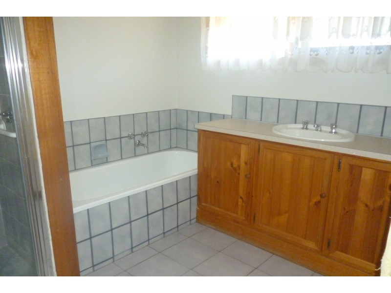 8 Stead Street, Ballan VIC 3342