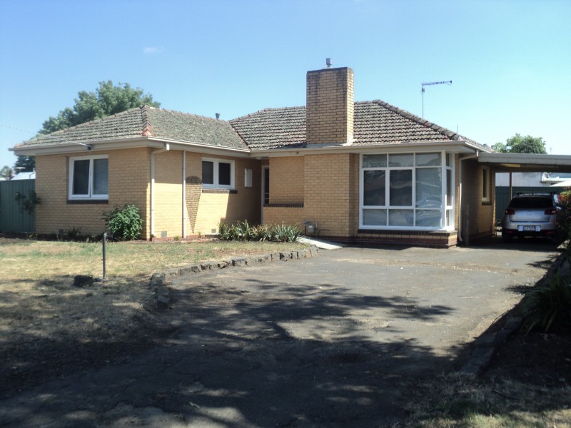 72 Edols Street, Ballan VIC 3342
