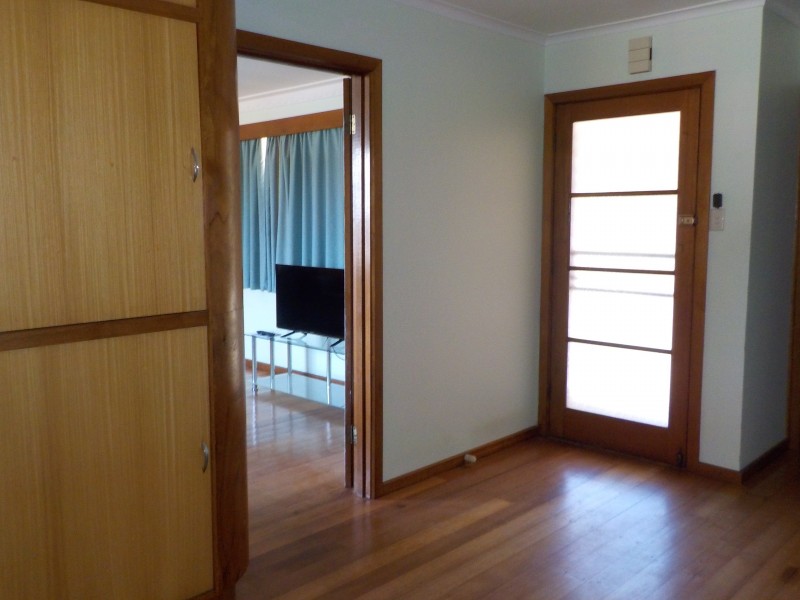 17 STEAD STREET, Ballan VIC 3342