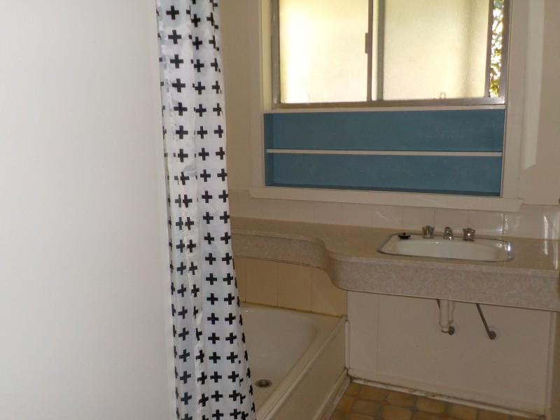 17 STEAD STREET, Ballan VIC 3342