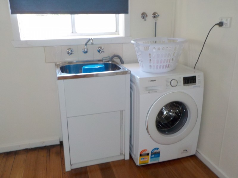 17 STEAD STREET, Ballan VIC 3342