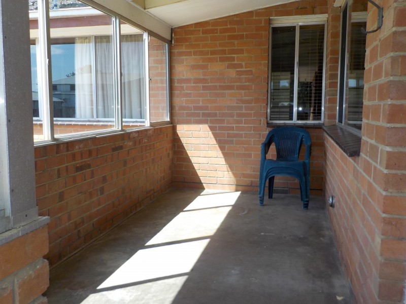 17 STEAD STREET, Ballan VIC 3342