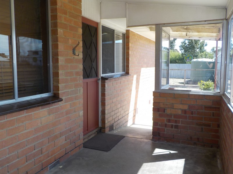 17 STEAD STREET, Ballan VIC 3342