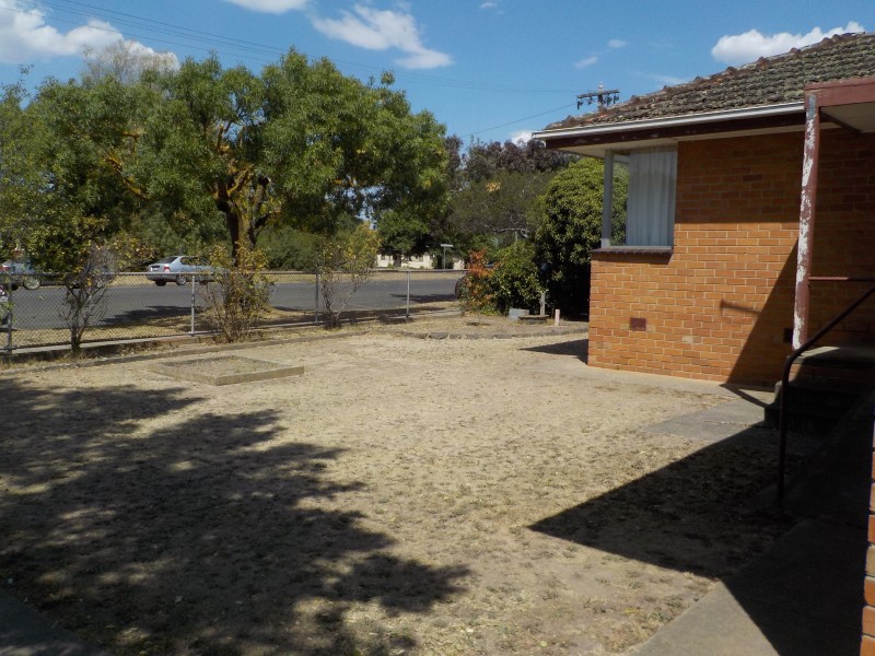 17 STEAD STREET, Ballan VIC 3342