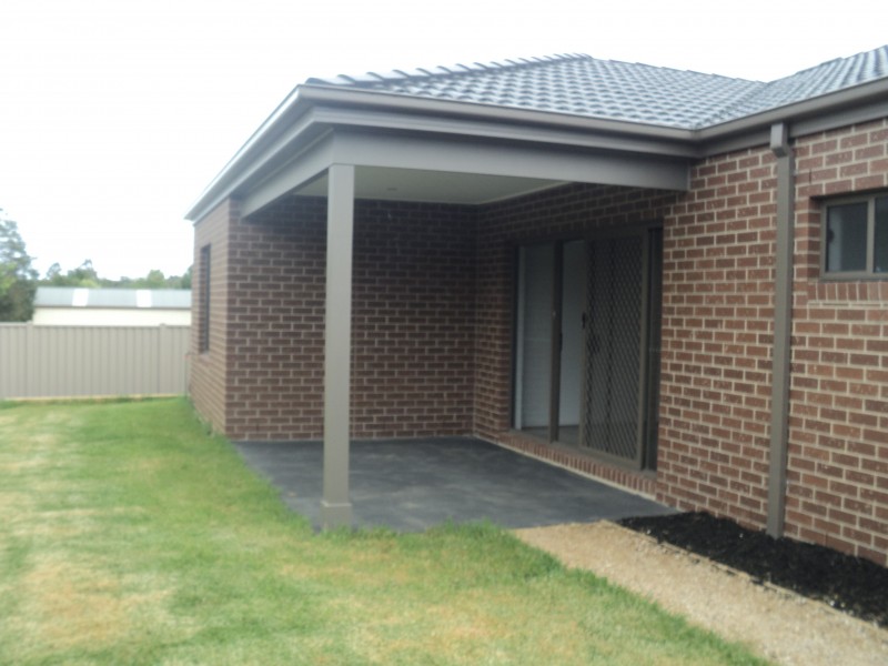 11 Central Park Court, Ballan VIC 3342