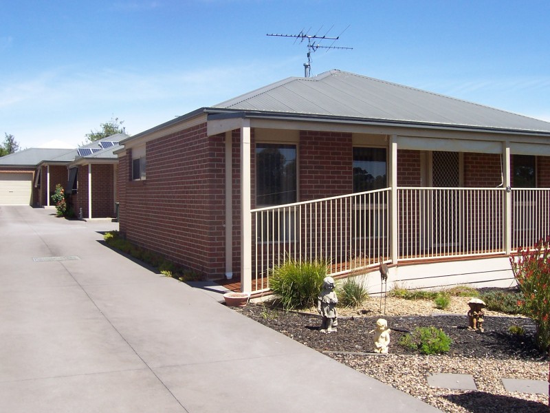 1/27 Roch Court, Ballan VIC 3342