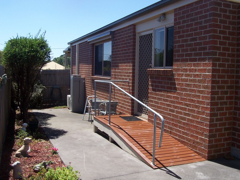 1/27 Roch Court, Ballan VIC 3342