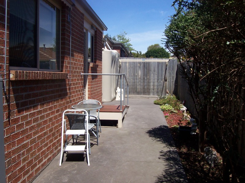 1/27 Roch Court, Ballan VIC 3342