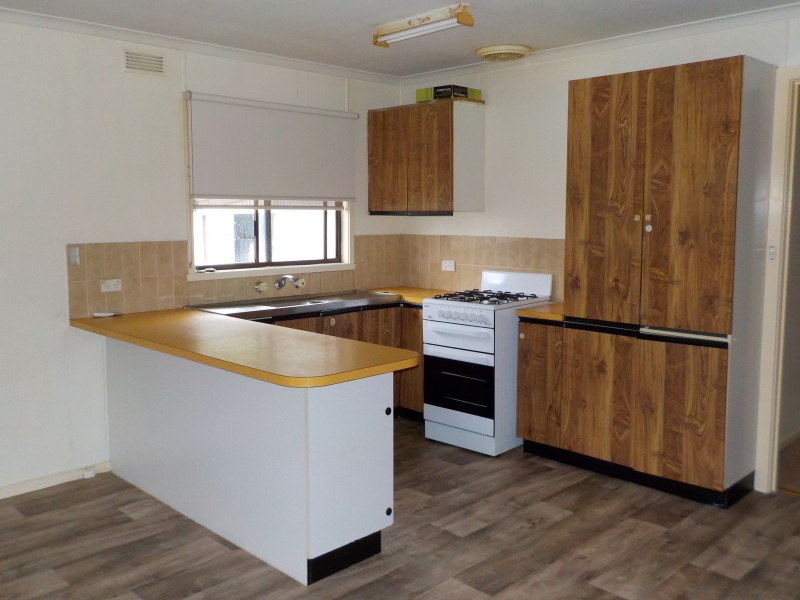 33 Edols Street, Ballan VIC 3342