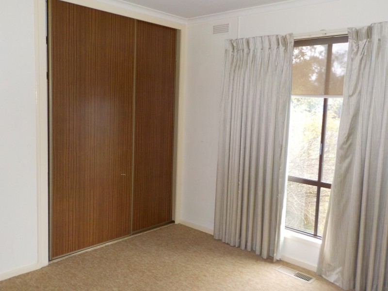 33 Edols Street, Ballan VIC 3342