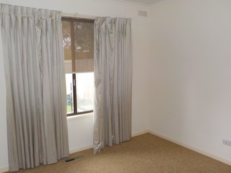 33 Edols Street, Ballan VIC 3342