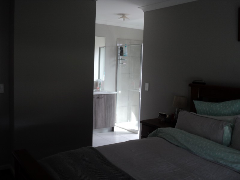 9 McMahon Drive, Ballan VIC 3342