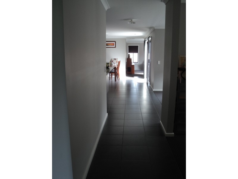 9 McMahon Drive, Ballan VIC 3342