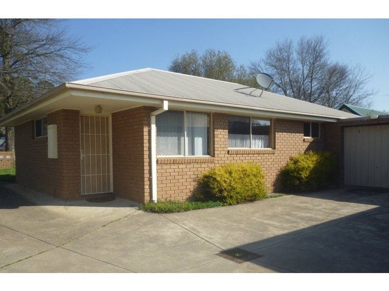 1/88 Atkinson Street, Ballan VIC 3342