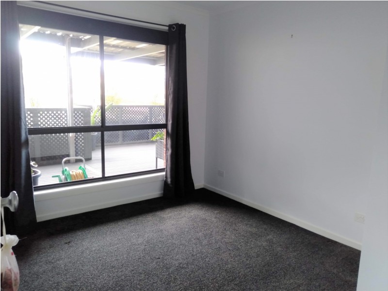 50 Urquhart Street, Gordon VIC 3345