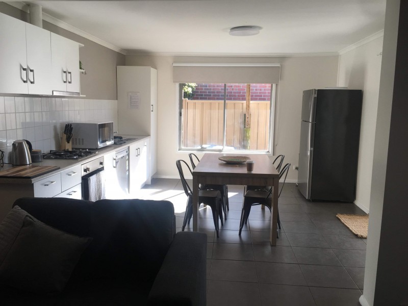 1/130 Inglis Street, Ballan VIC 3342