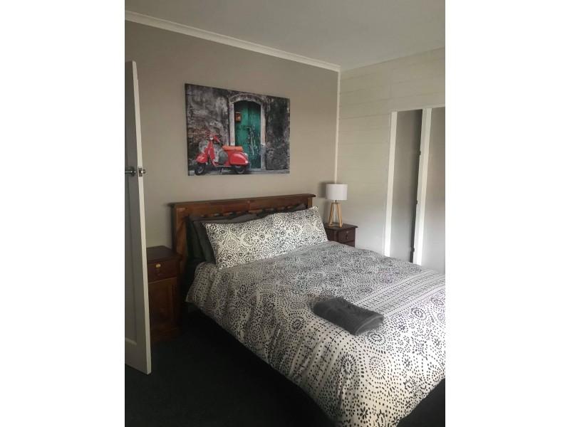 1/130 Inglis Street, Ballan VIC 3342