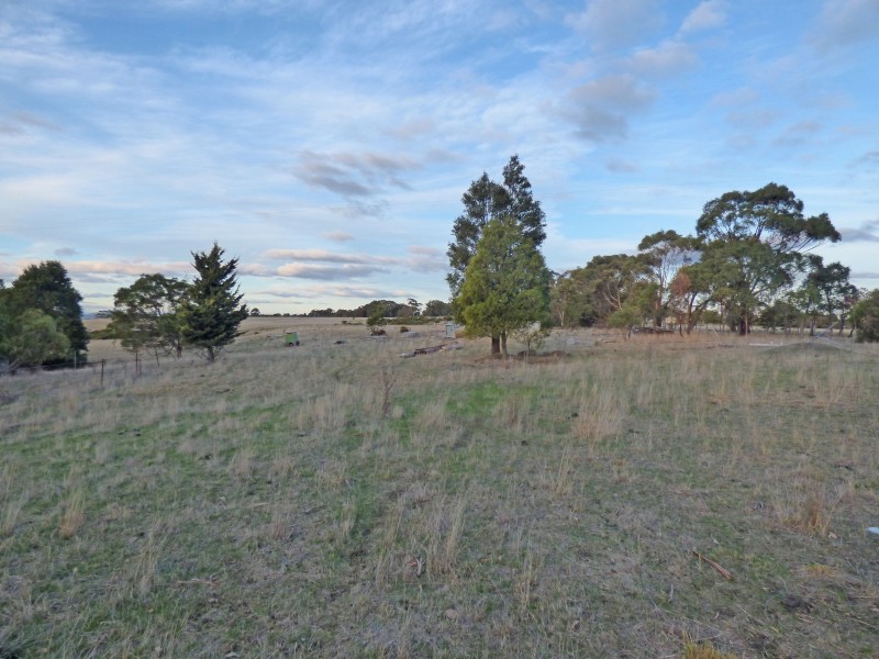 211 State Forest Road, Ross Creek VIC 3351