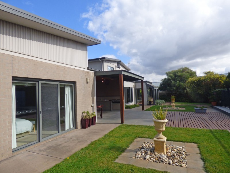 27 Gracefield Drive, Brown Hill VIC 3350