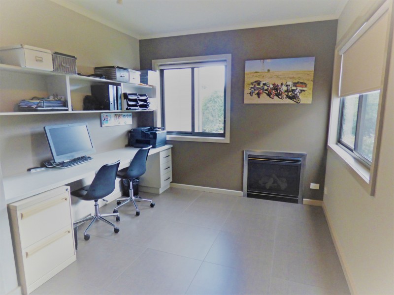 27 Gracefield Drive, Brown Hill VIC 3350