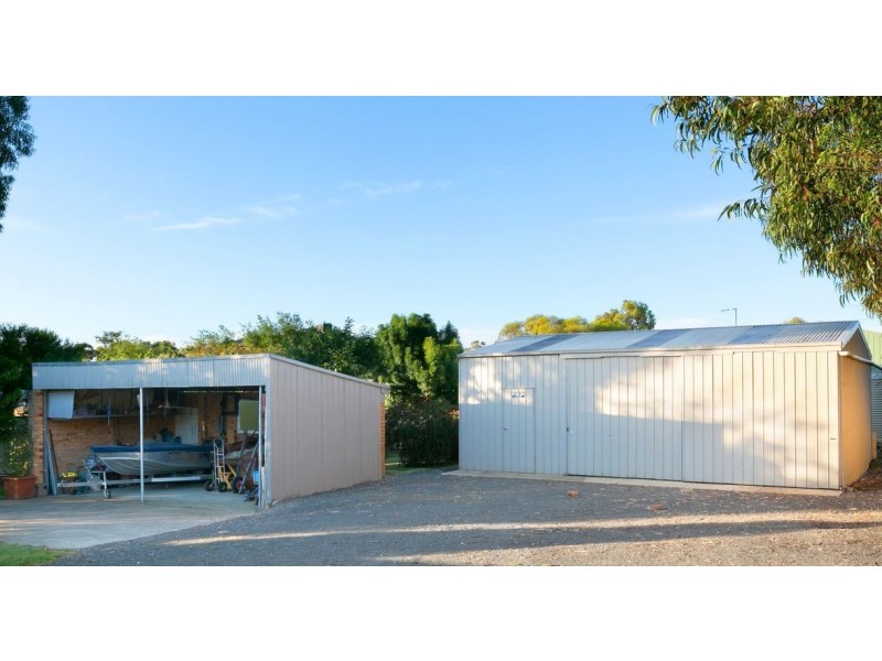 27 Gracefield Drive, Brown Hill VIC 3350