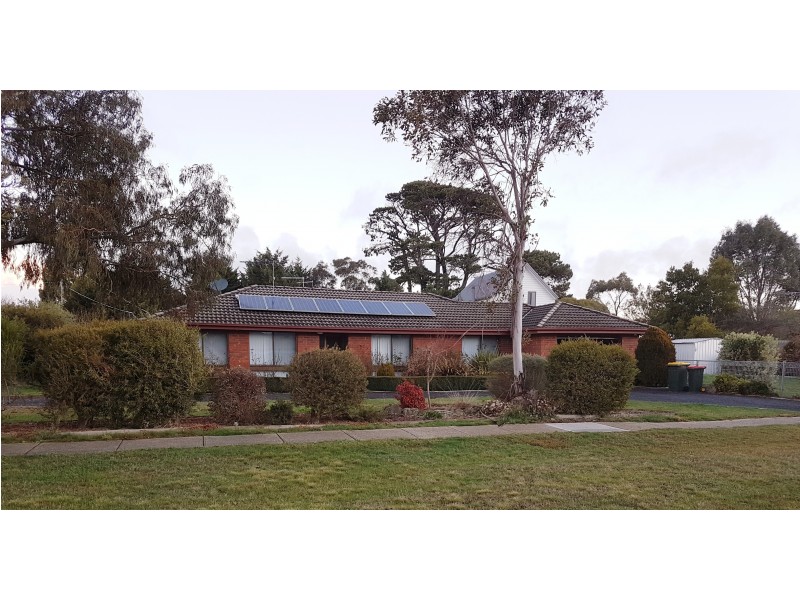 13 Atkinson Street, Ballan VIC 3342